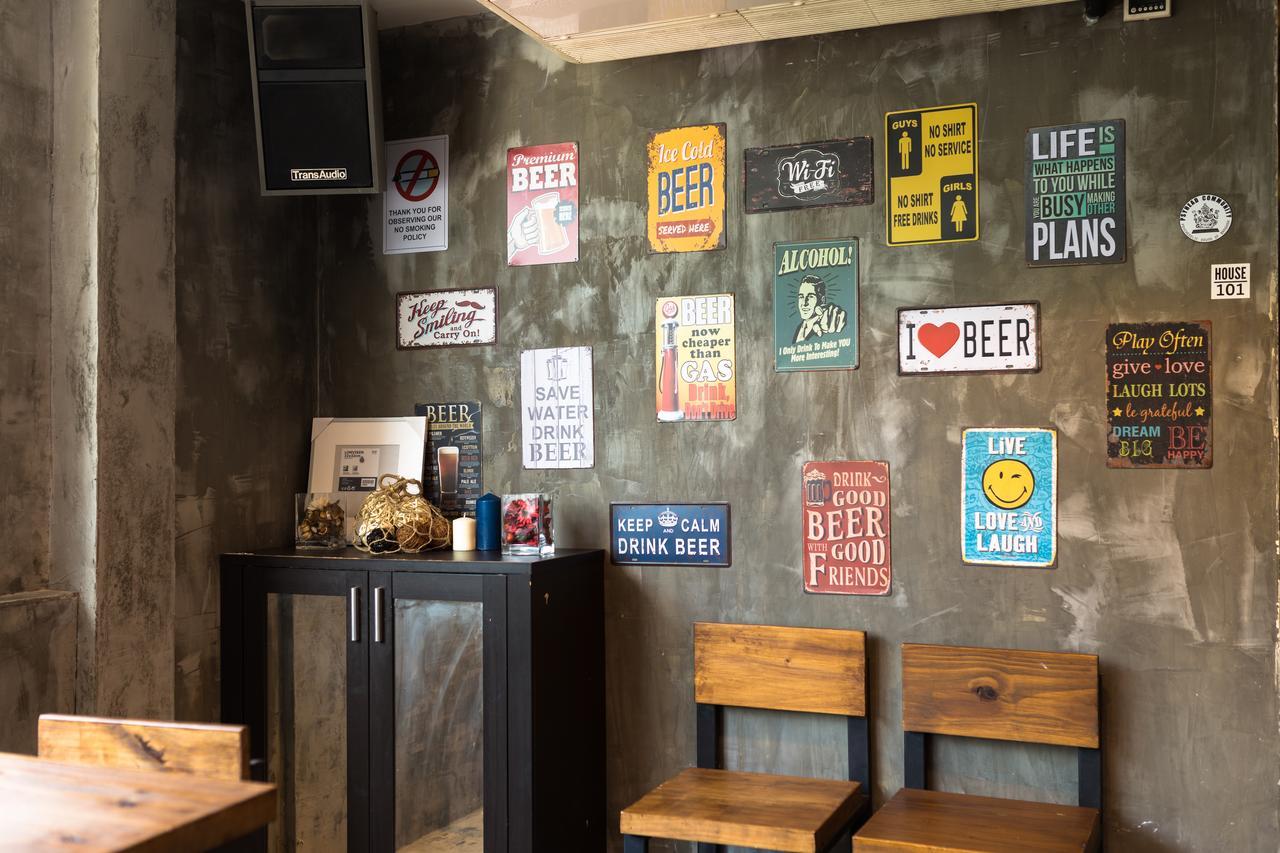 בנגקוק Revolution Hostel Asoke מראה חיצוני תמונה