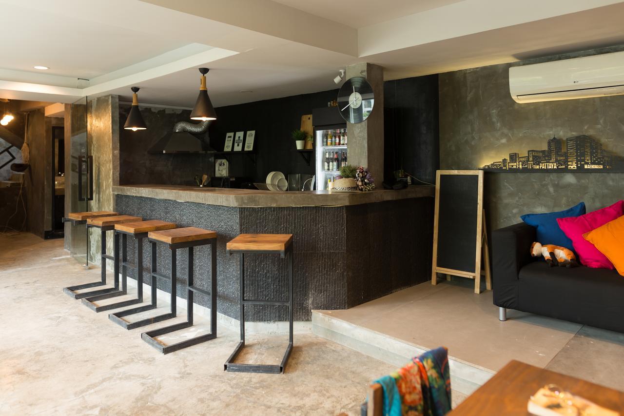 בנגקוק Revolution Hostel Asoke מראה חיצוני תמונה