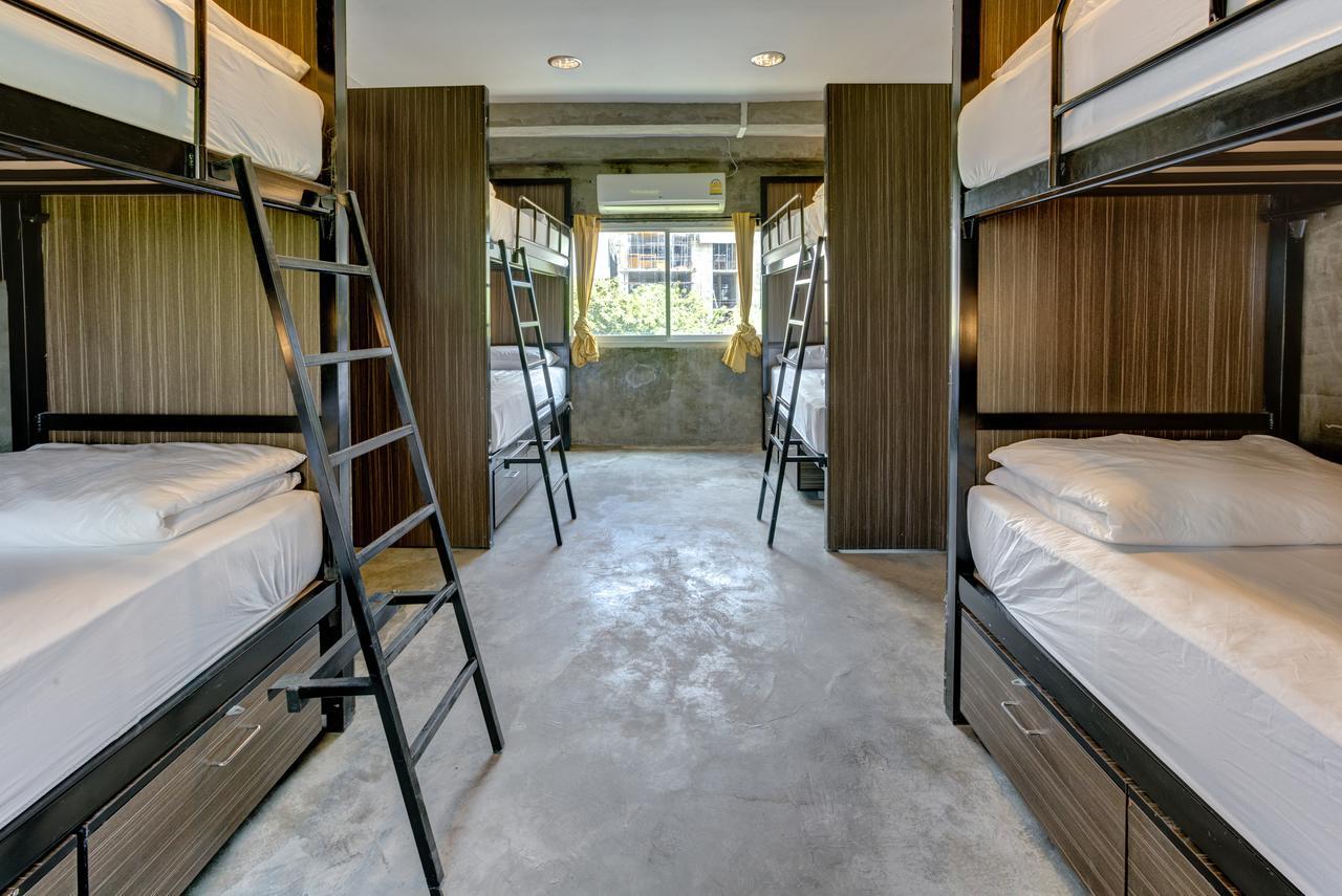 בנגקוק Revolution Hostel Asoke מראה חיצוני תמונה