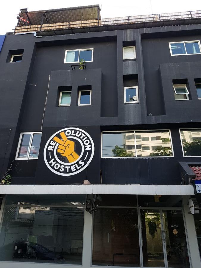 בנגקוק Revolution Hostel Asoke מראה חיצוני תמונה