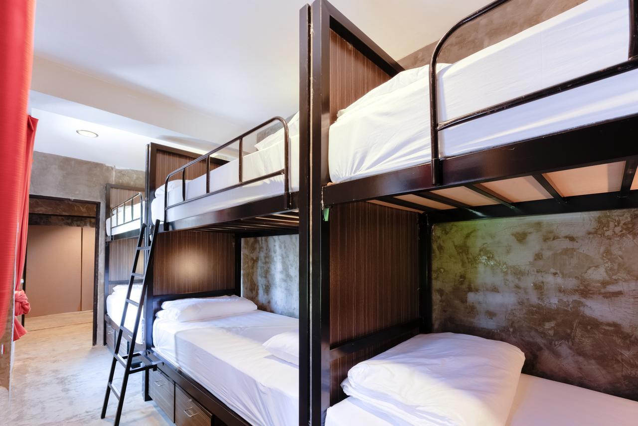 בנגקוק Revolution Hostel Asoke מראה חיצוני תמונה